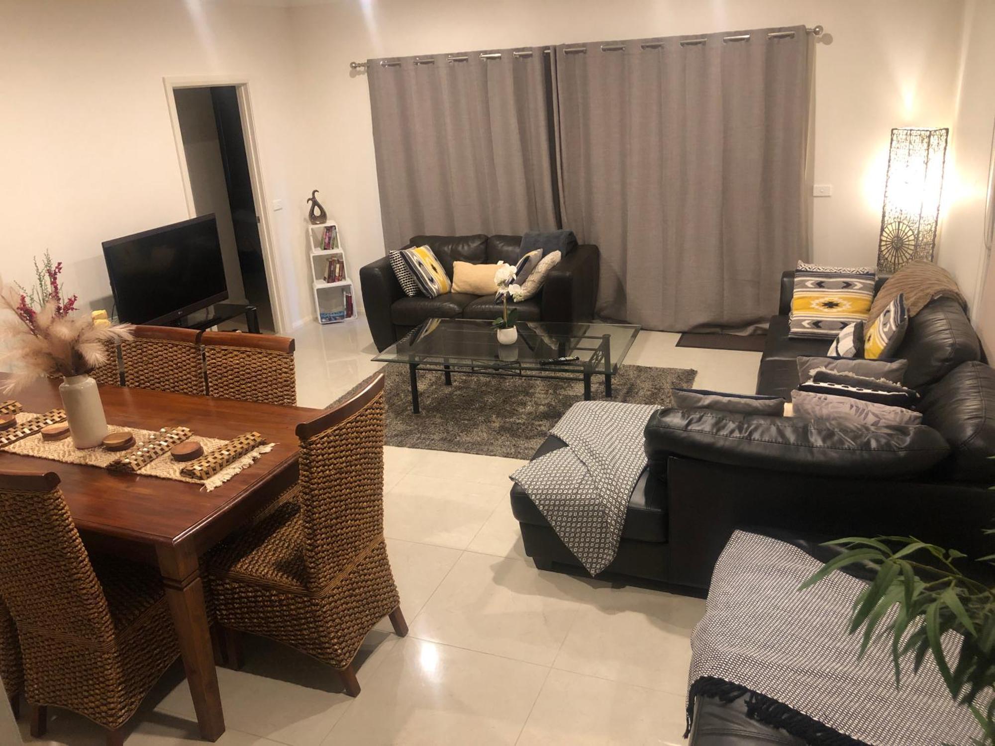 Serene Holiday Home-4 Bedroom Ensuite Home Canberra Ngoại thất bức ảnh